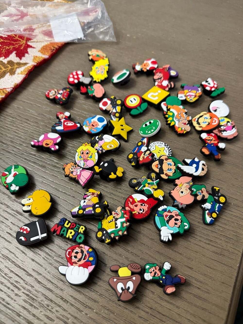 Nintendo Super Mario Shoe Charms PVC Clog Pins Set 45 pieces